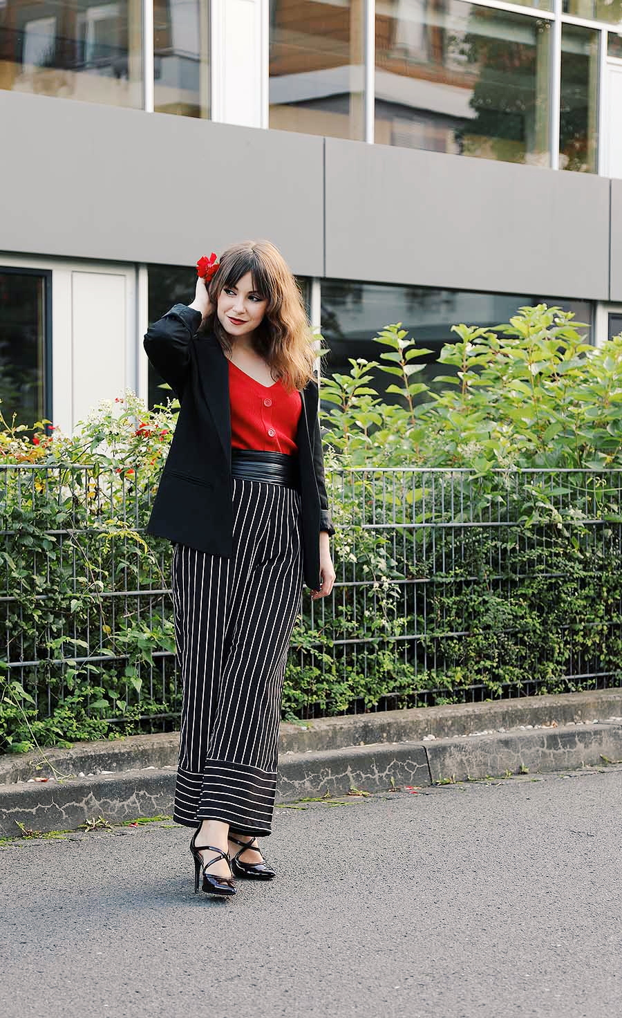 Office-Outfit-Inspiration-Nadelstreifen-Culottes